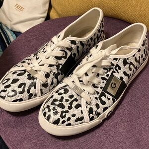 GBG Los Angeles Black and White Animal Print Sneakers